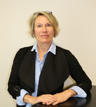 Ute Rathenow ist Ihre Ansprechpartnerin für Bewerbungen.