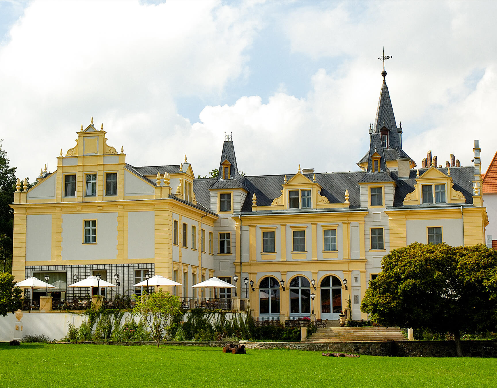 Schloss Liebenberg: Ein wunderbarer Ort für Veranstaltungen, Hochzeiten und Kurzurlaube vor den Toren von Berlin.