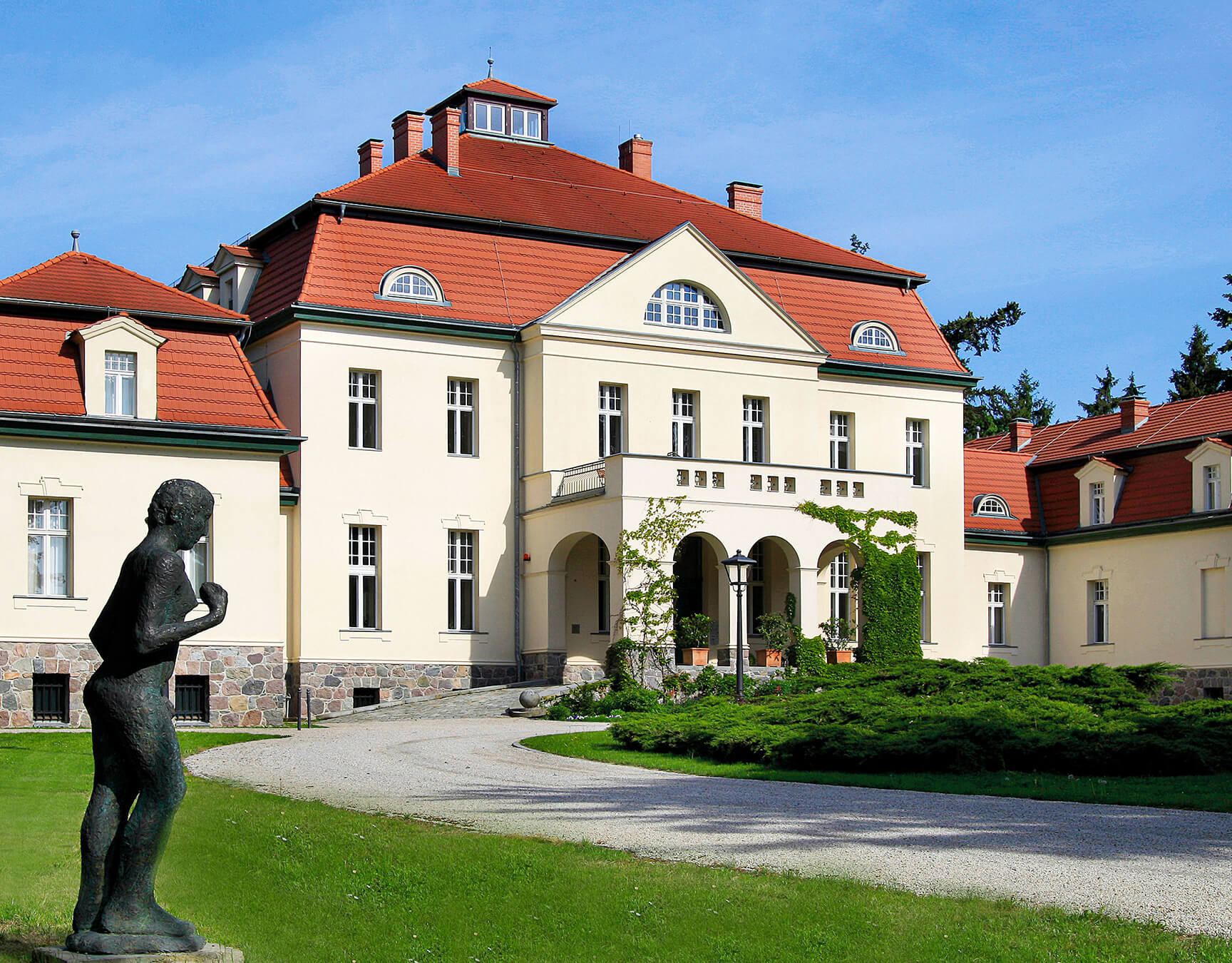 Die historische Villa des Seehauses eignet sich ideal für Hochzeiten in prächtiger Kulisse.