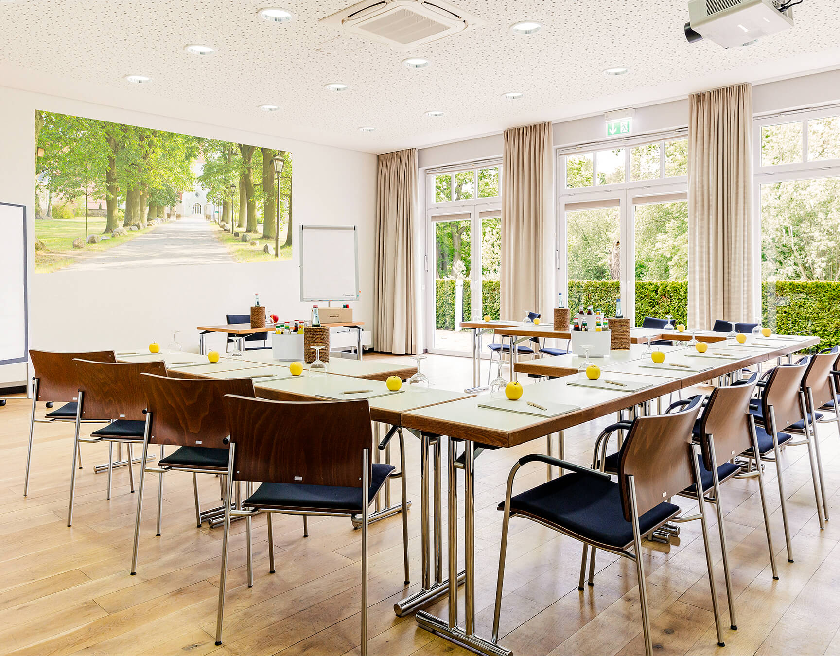 Seminarraum 1 Jagdtrainingszentrum Je nach Personenzahl könne Sie im Jagdtrainingszentrum Ihren Tagungsraum auswählen.