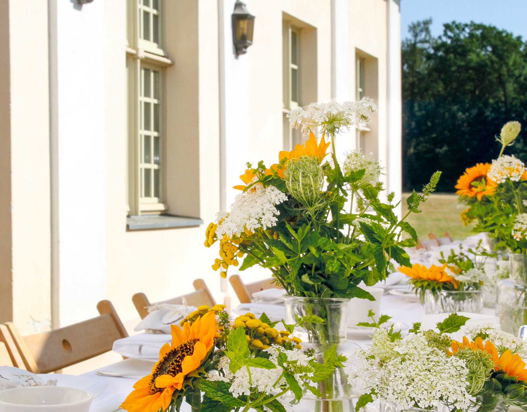 Für Veranstaltungen können Sie im Lindenhaus auch den Aussenbereich mit Terrasse nutzen.