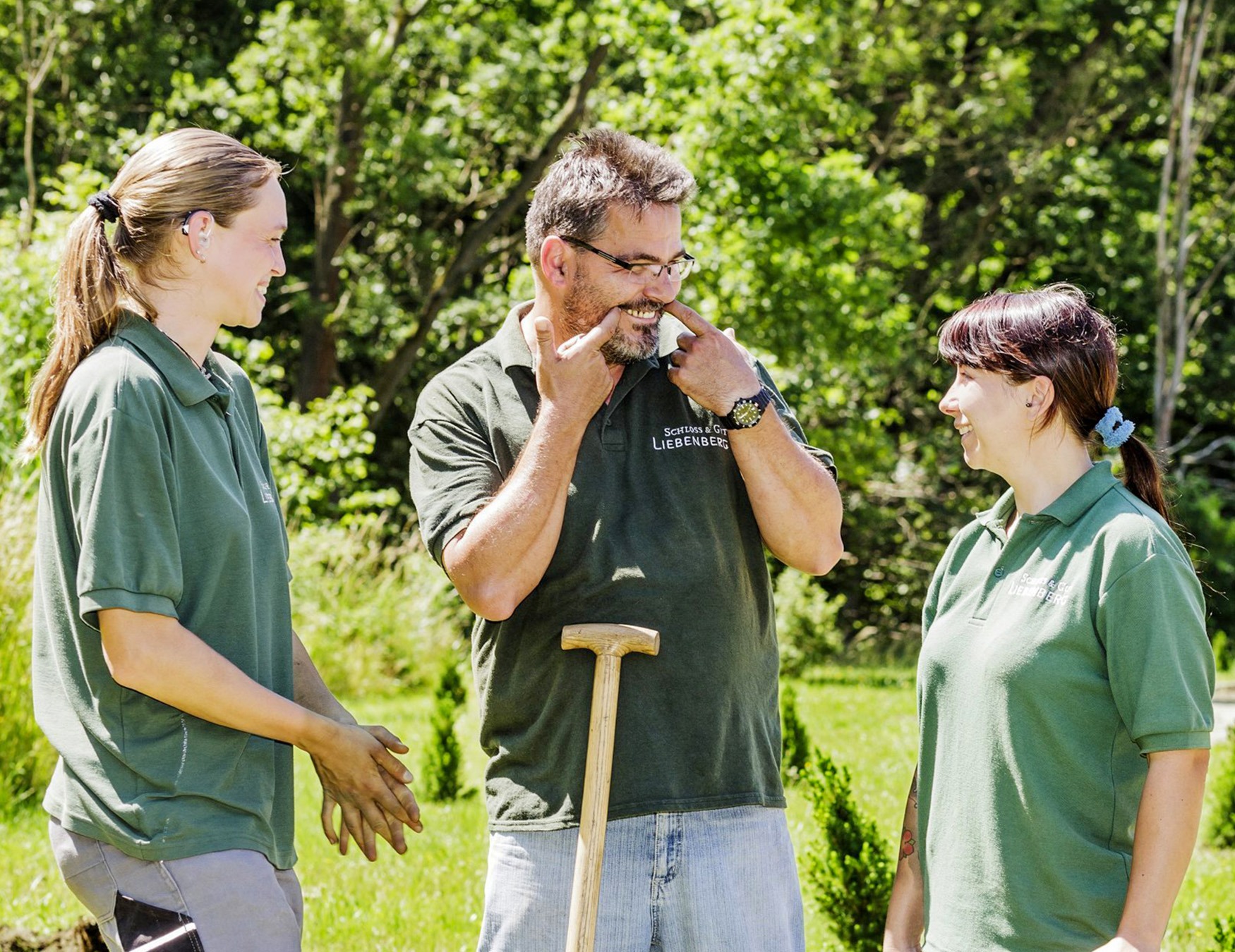 Zu Liebenberg gehört eine Gärtnerei, die sich um die Pflege der Anlage kümmert.